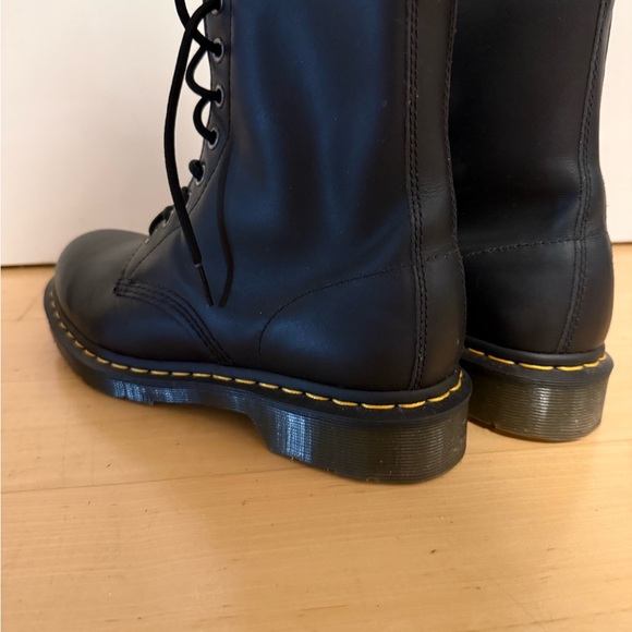 Doc Martens Classic Back - Picture 2 of 4